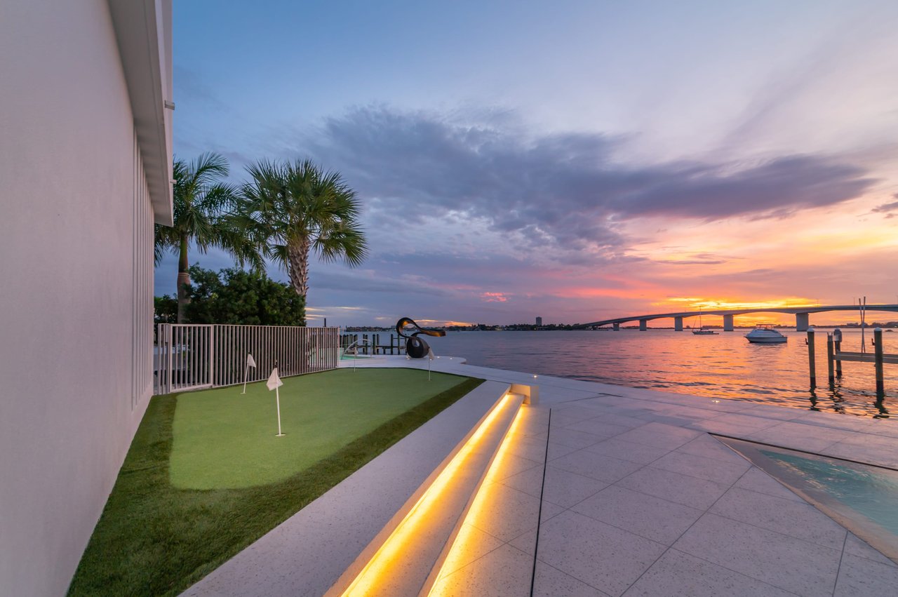 280 Golden Gate Point PH 2