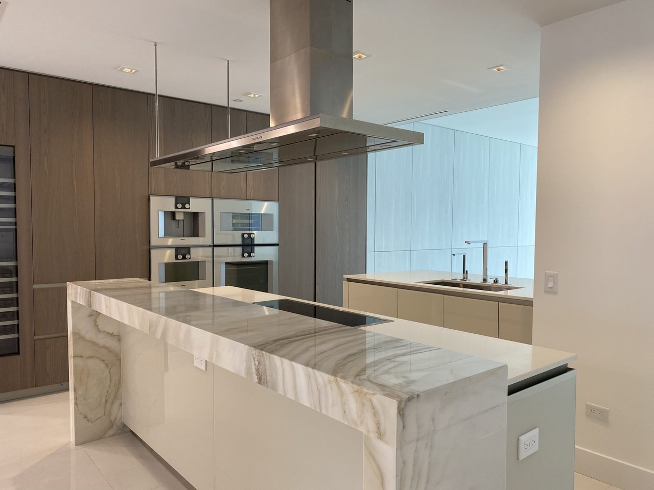 Turnberry Ocean Club | Residence 1103 for Lease in New Tower