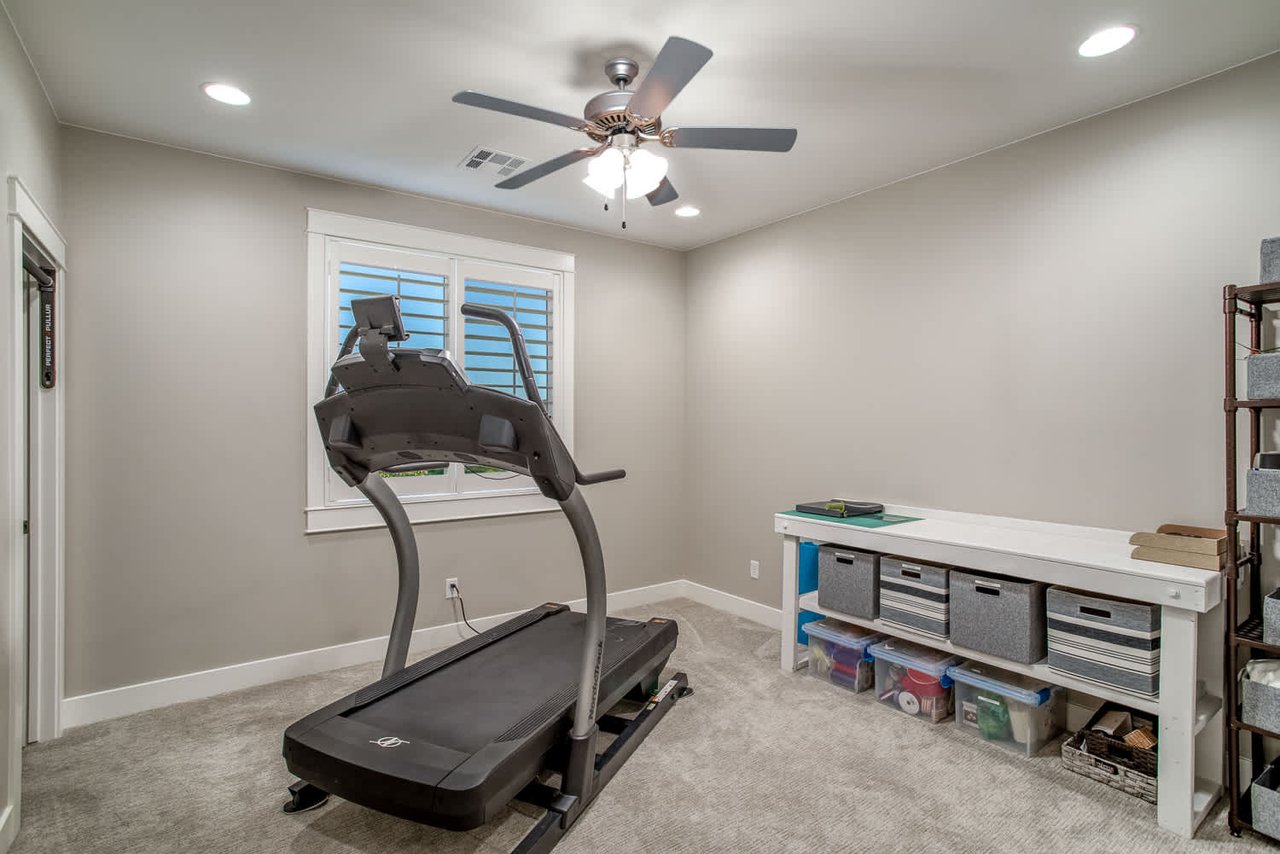 258 W Blue Quartz Dr