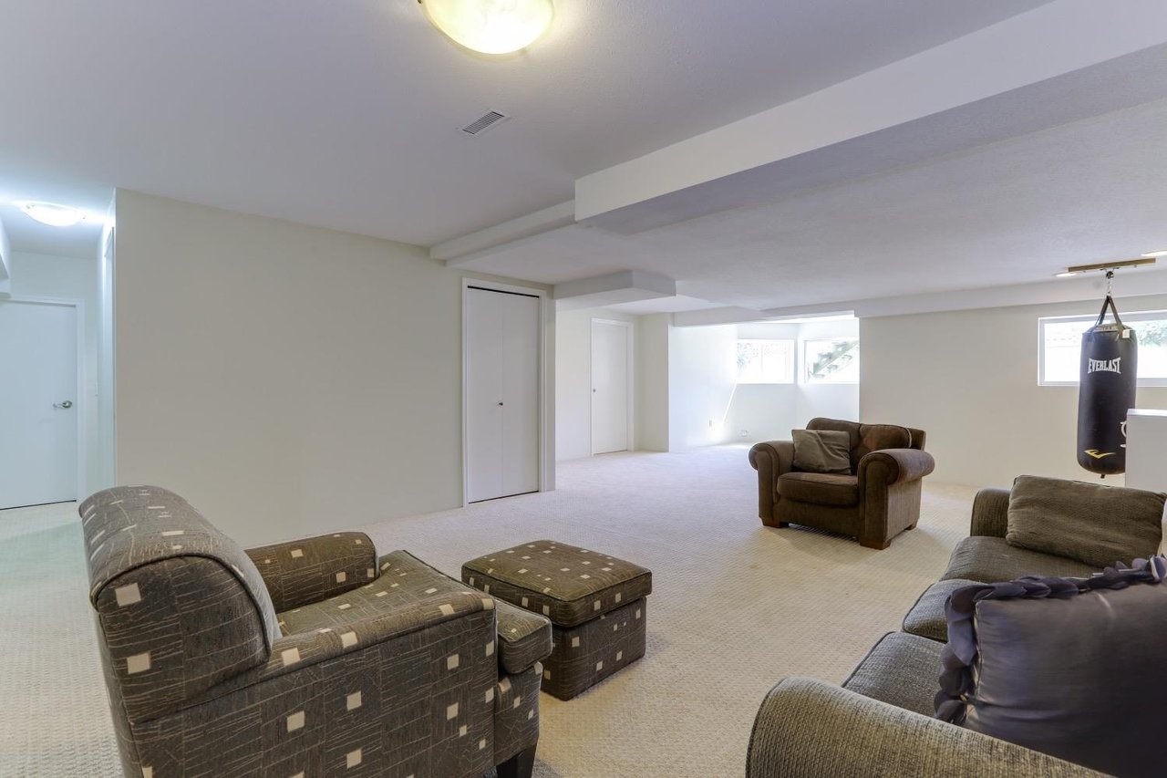 1236 Kensington Pl