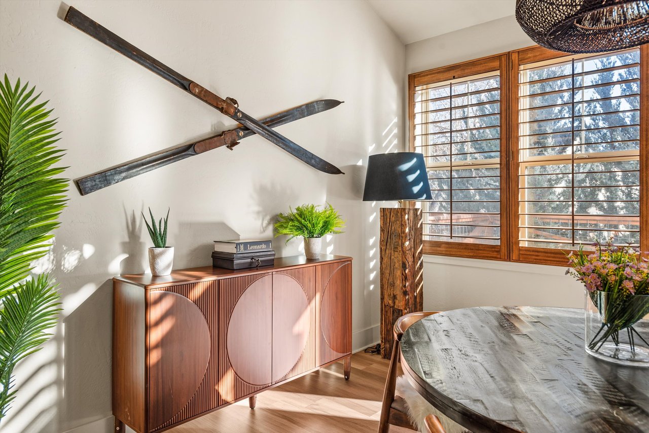 Bright and Stylish Townhome in the Heart of Willits