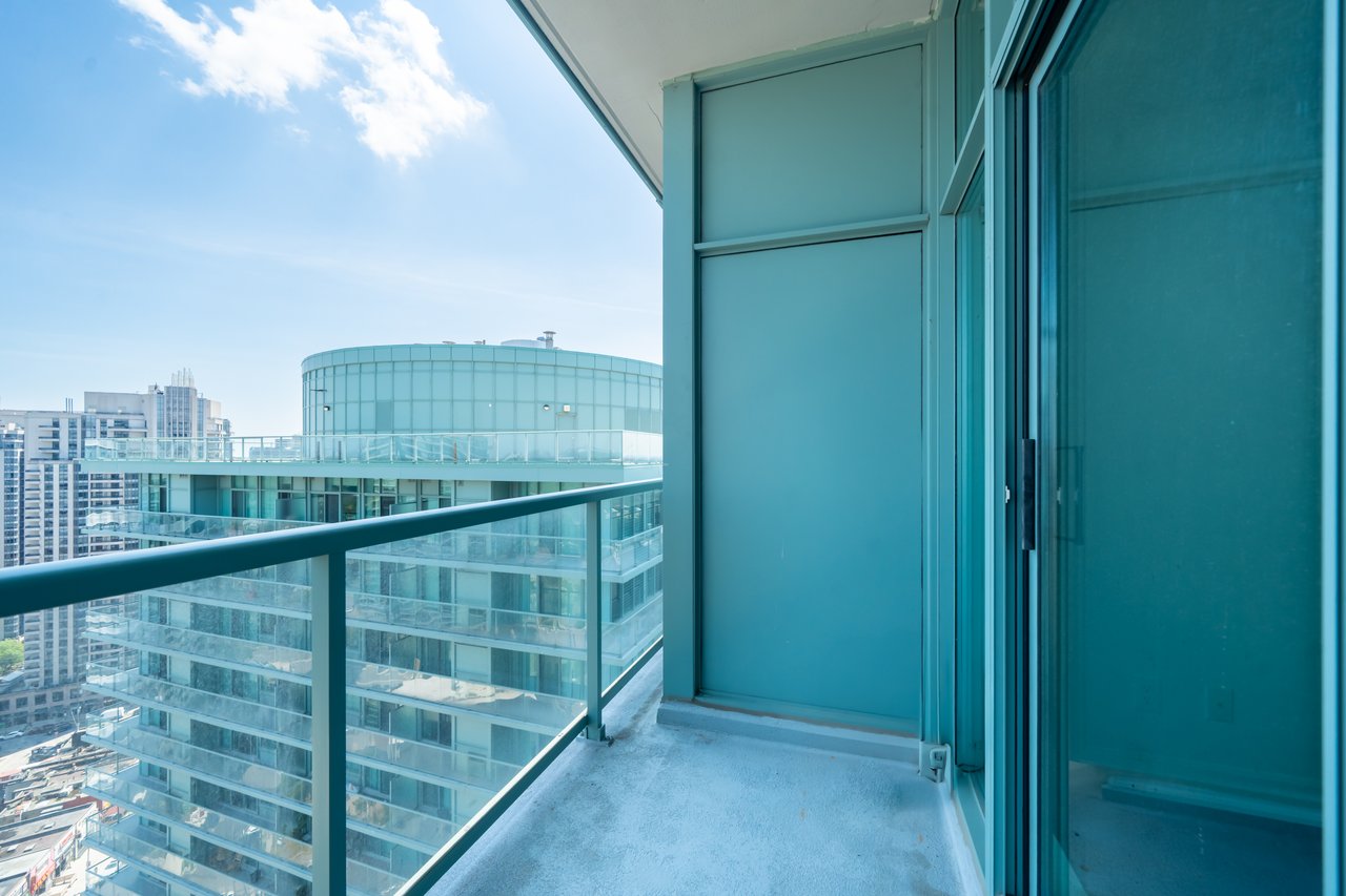 5508 Yonge St PH02