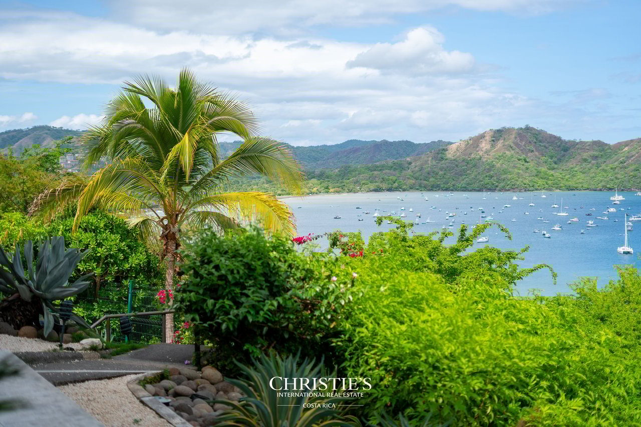Glass House with Stunning Ocean Views and Award-Winning Design in Costa Rica, Guanacaste - Casa Holmes