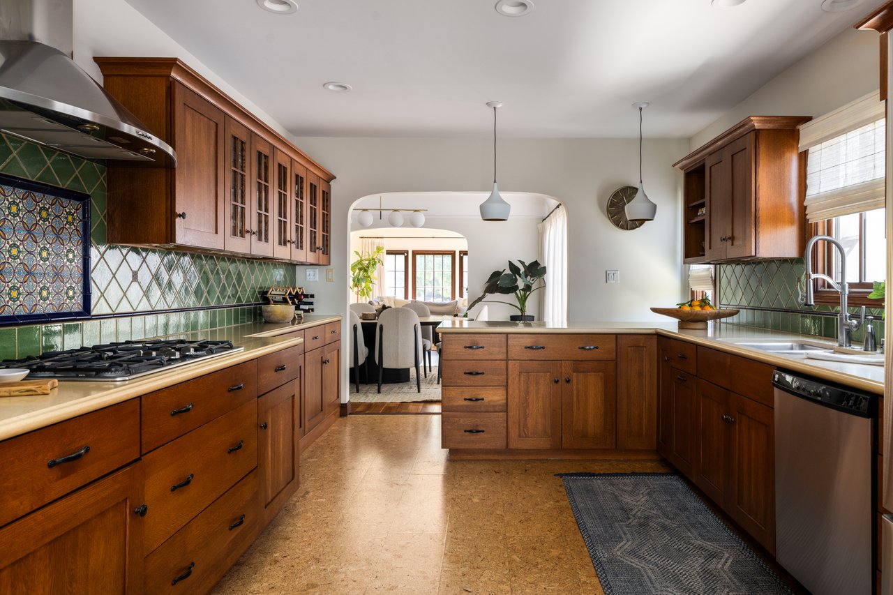 851 Masselin Ave, Miracle Mile