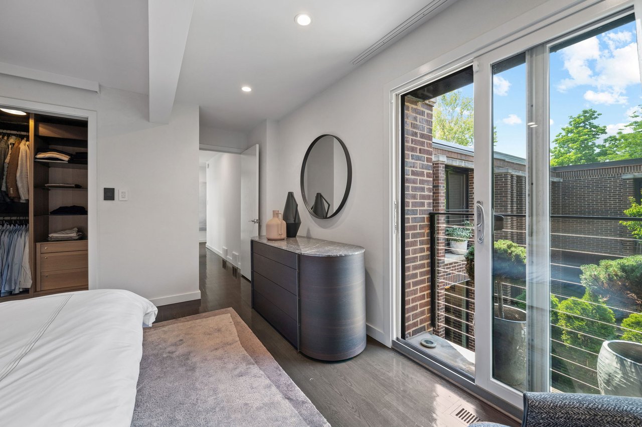 2321 N. Geneva Terrace, Unit C