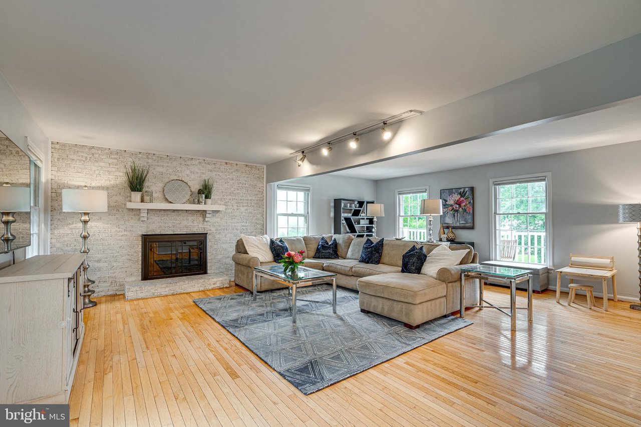 6263 Gentle Ln