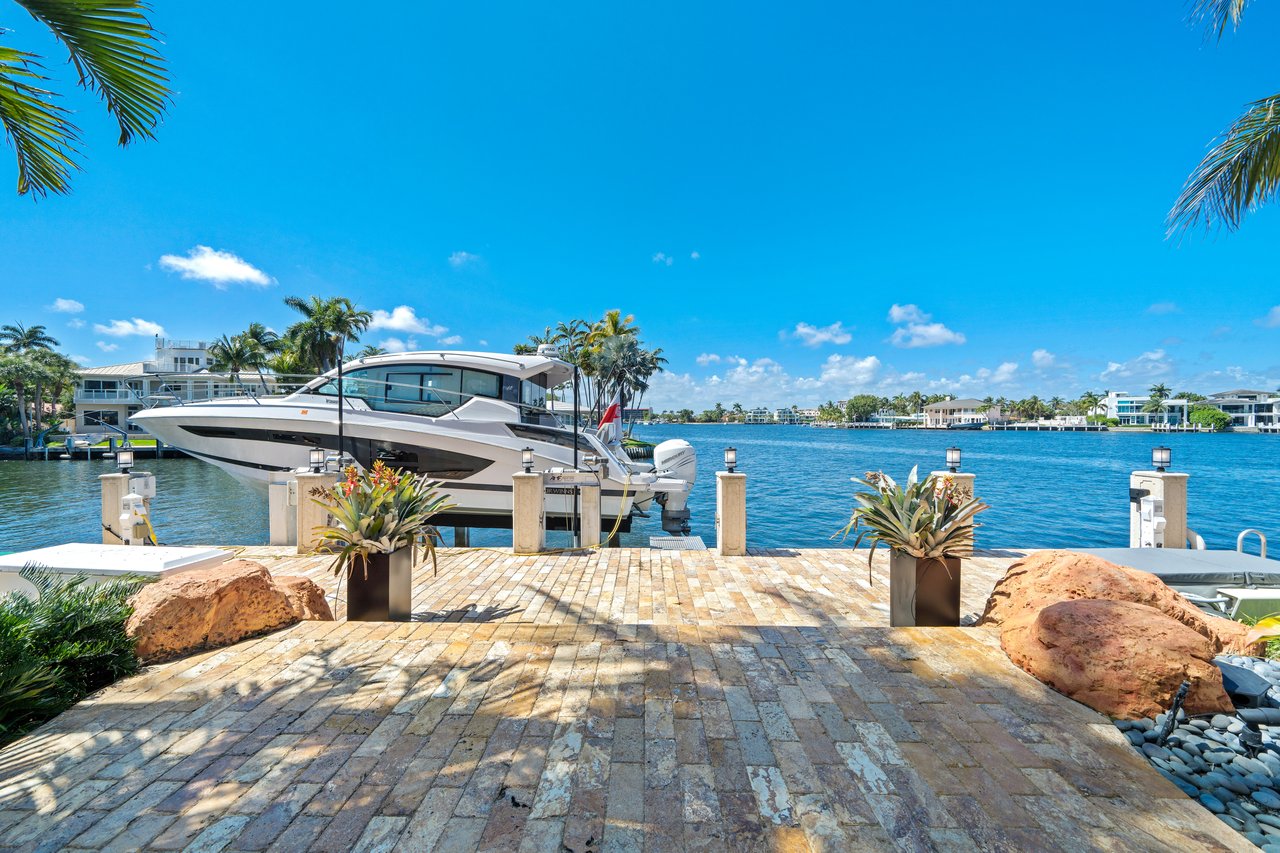 2593 SE 8th St, Pompano Beach, FL 33062