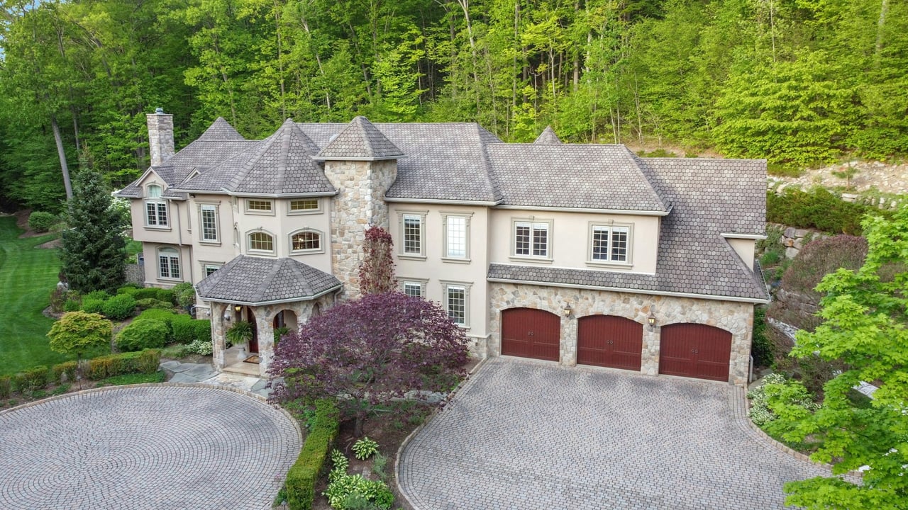 22 Nottingham Court