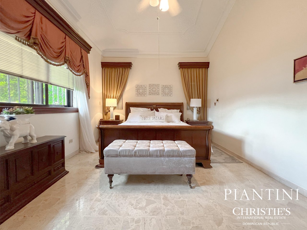 Casa Rios, Santo Domingo