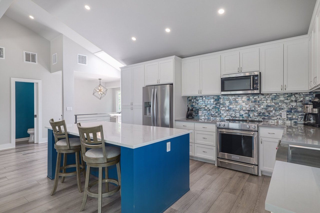 7206 Comanche Trail