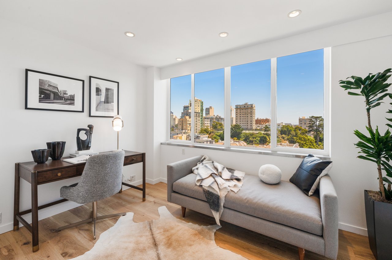3-Bdrm View Apartment at 1080 Chestnut