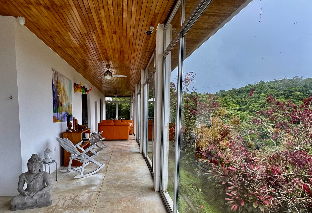 Modern Gated Volcano View Home, Lake Arenal, Alajuela