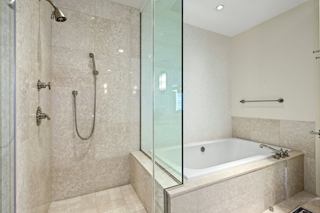 200 Congress Ave Unit 15A