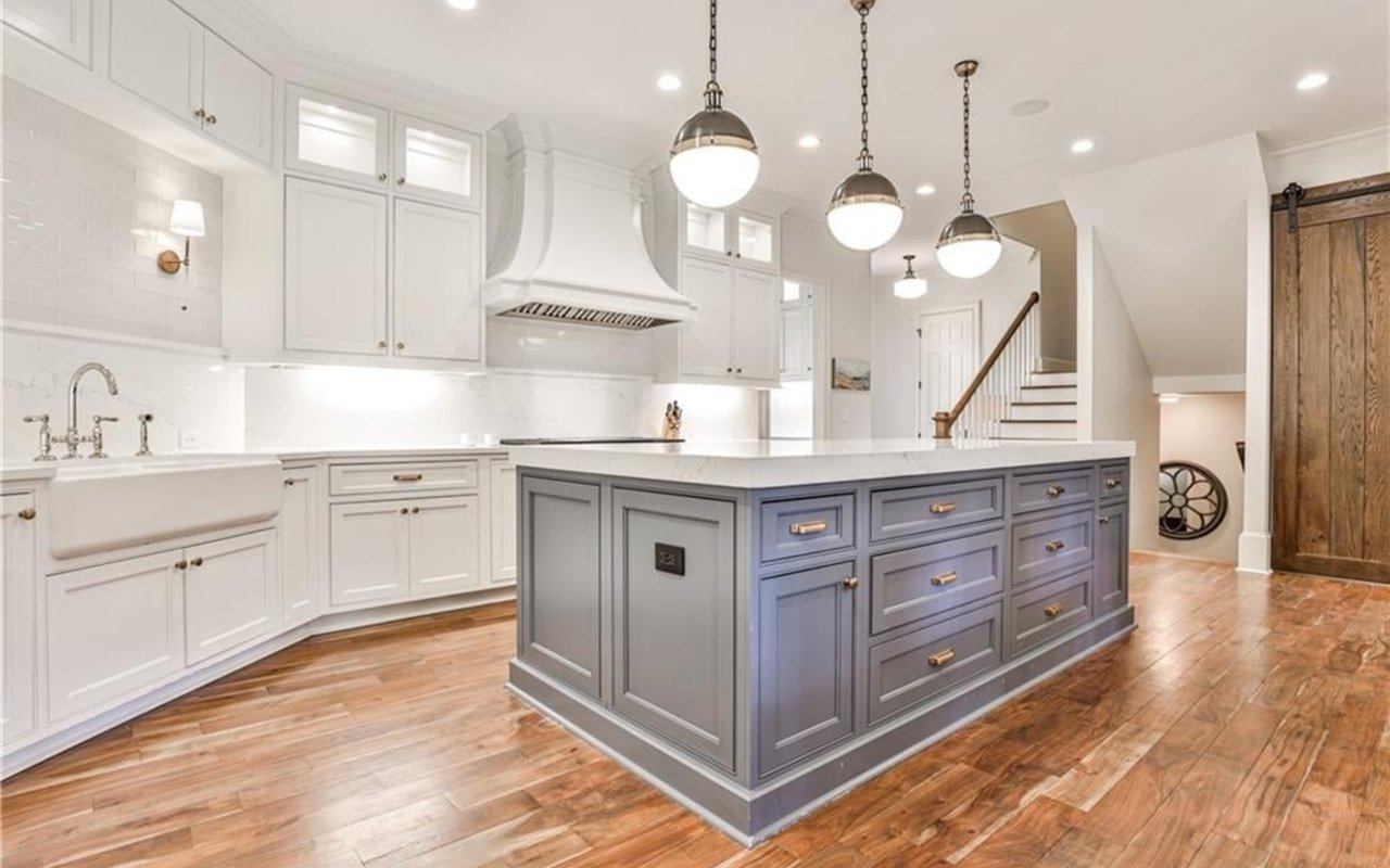 4210 Lansdowne Drive SE: Unveiling a Vinings Masterpiece