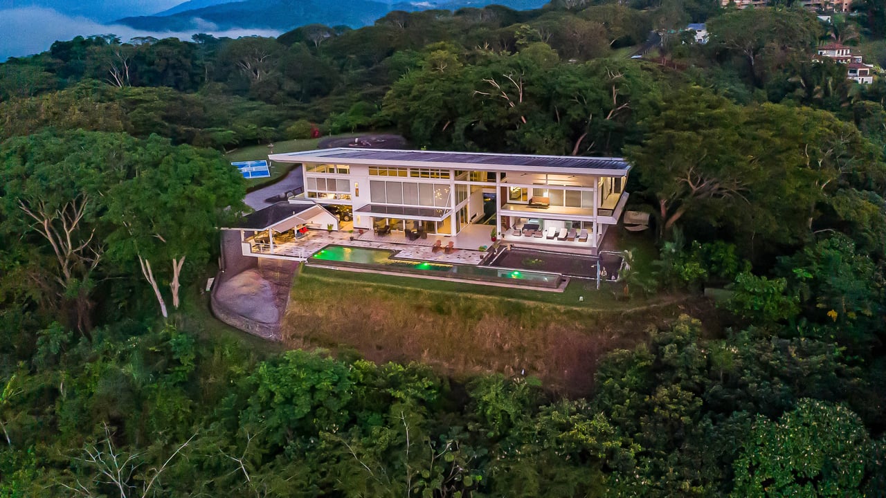 Nativa Contemporary Infinity Views | Luxury Rainforest Estate with Pacific Ocean Views