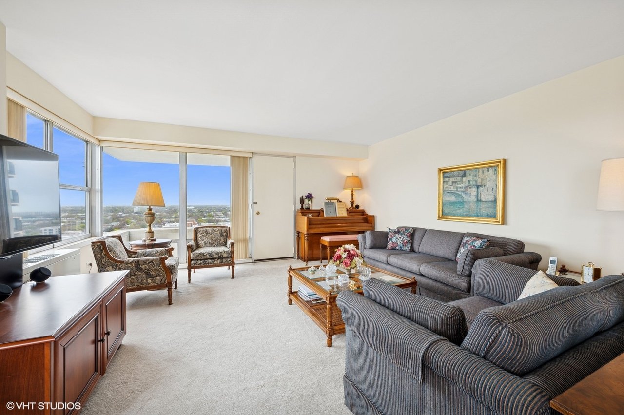 6157 N Lake Shore Drive 