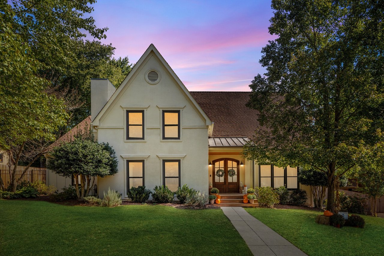 221 Pebble Glen Dr