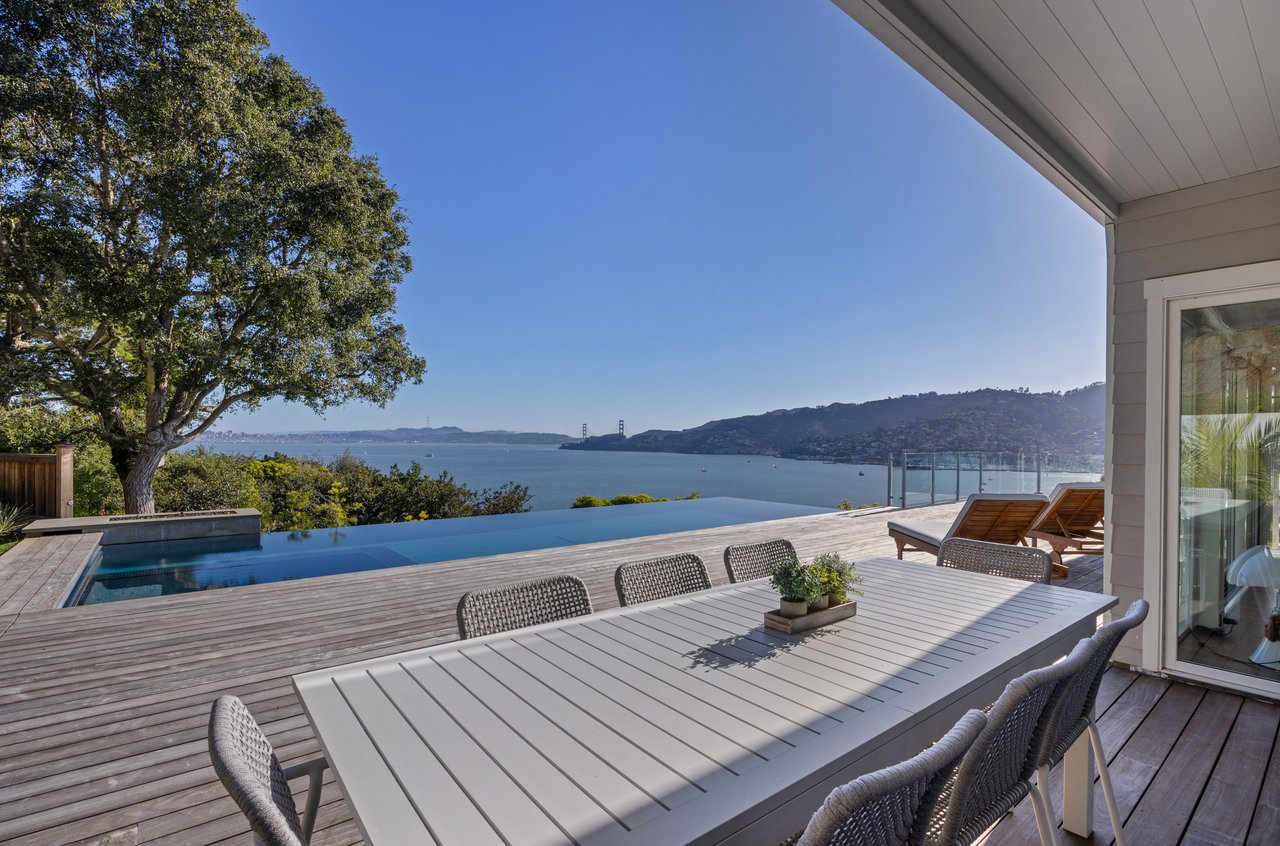 Stunning View Residence