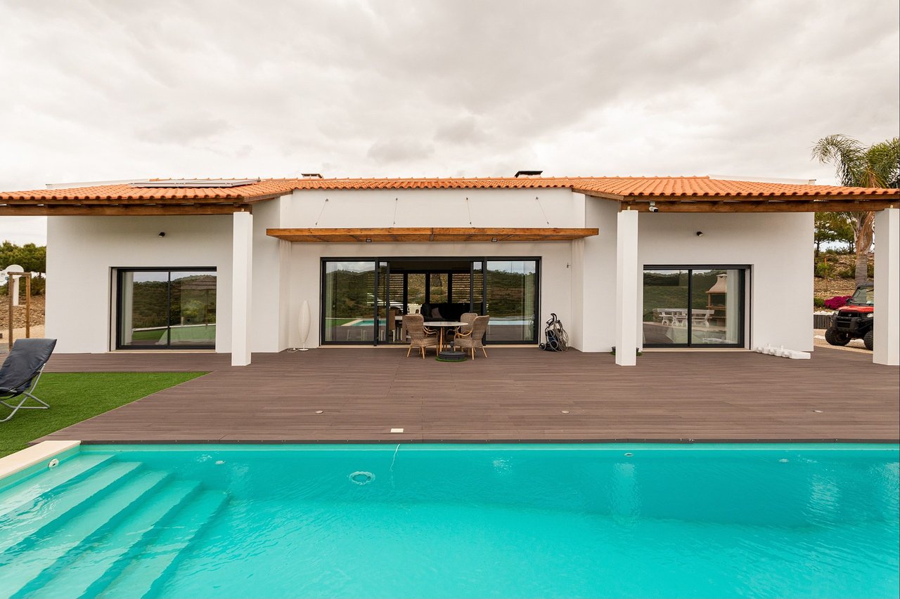 122.5-Hectare Private Estate with Lake, Events Venue & Luxury Home on the Alentejo–Algarve Border