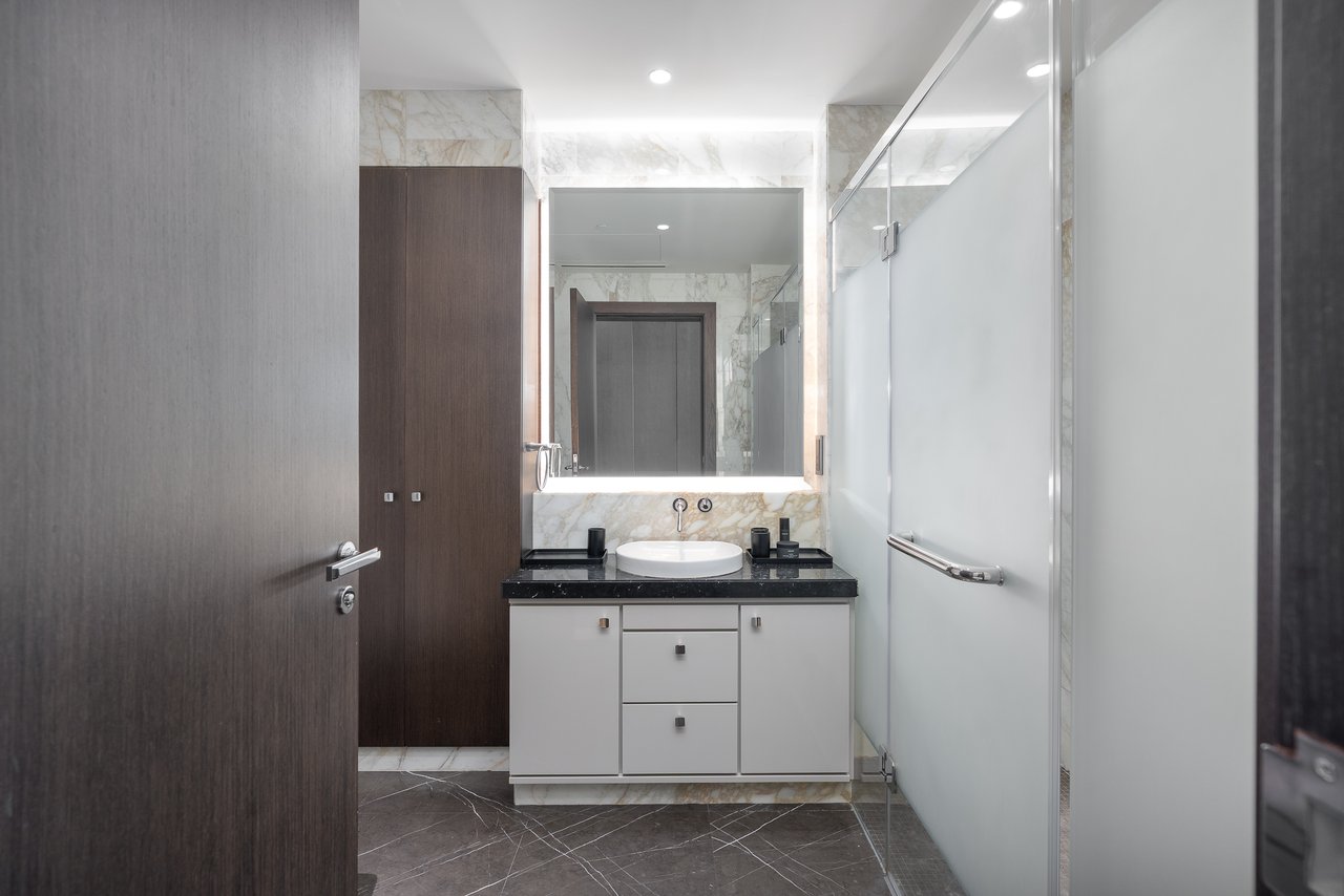 The 118 - Full Floor Apartment 