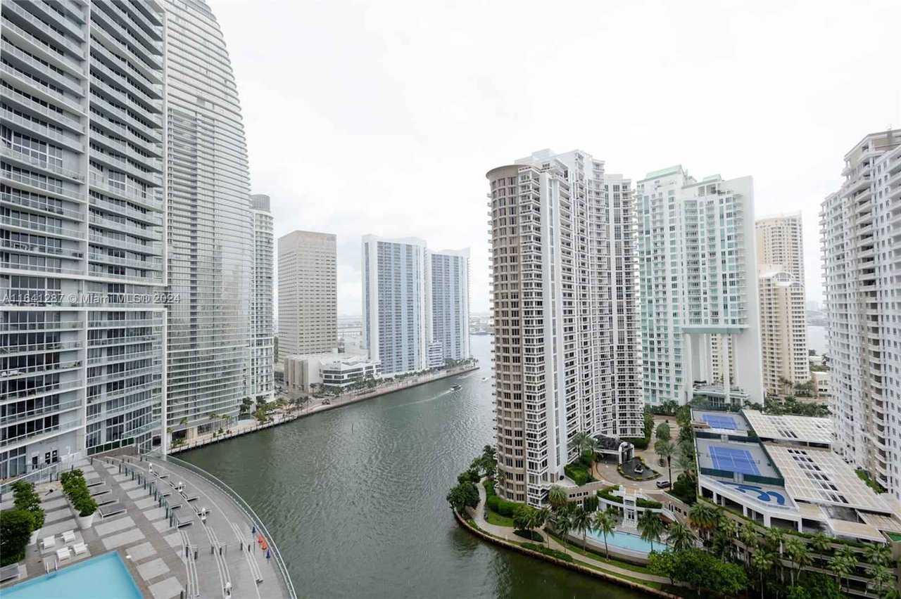 495 Brickell Ave Unit 2102