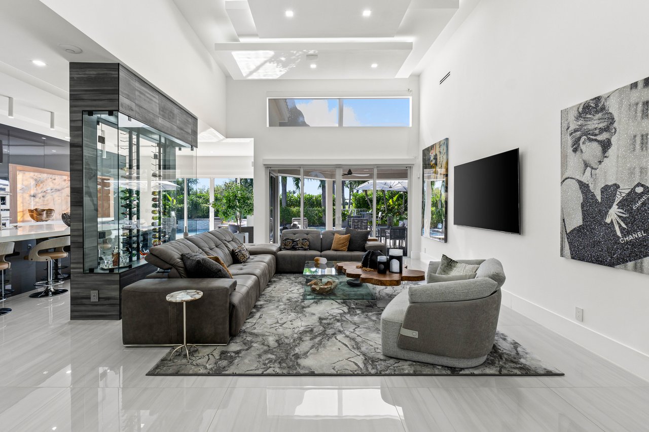 5719 Waterford