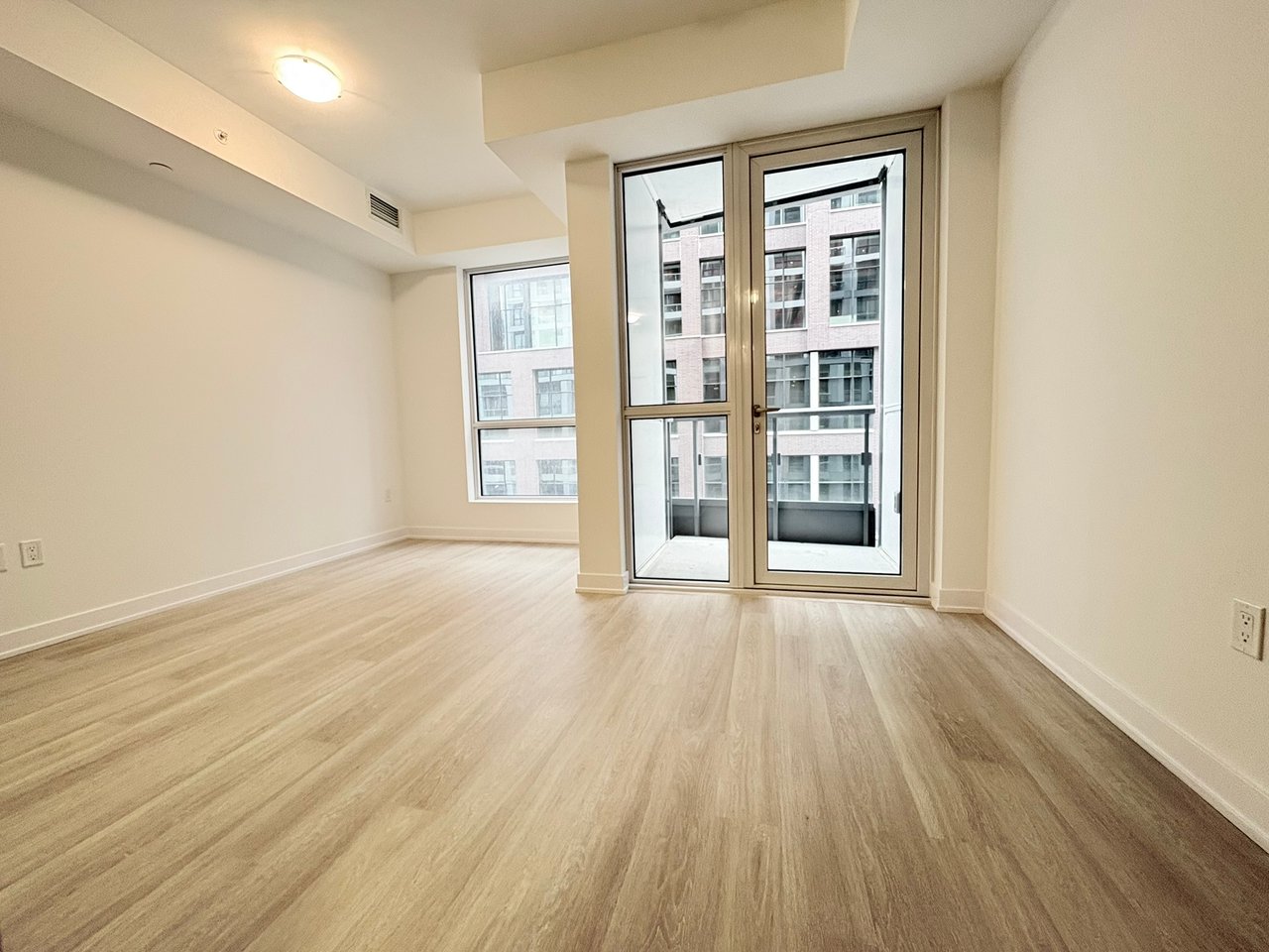 15 Richardson Street, Toronto Unit: 428