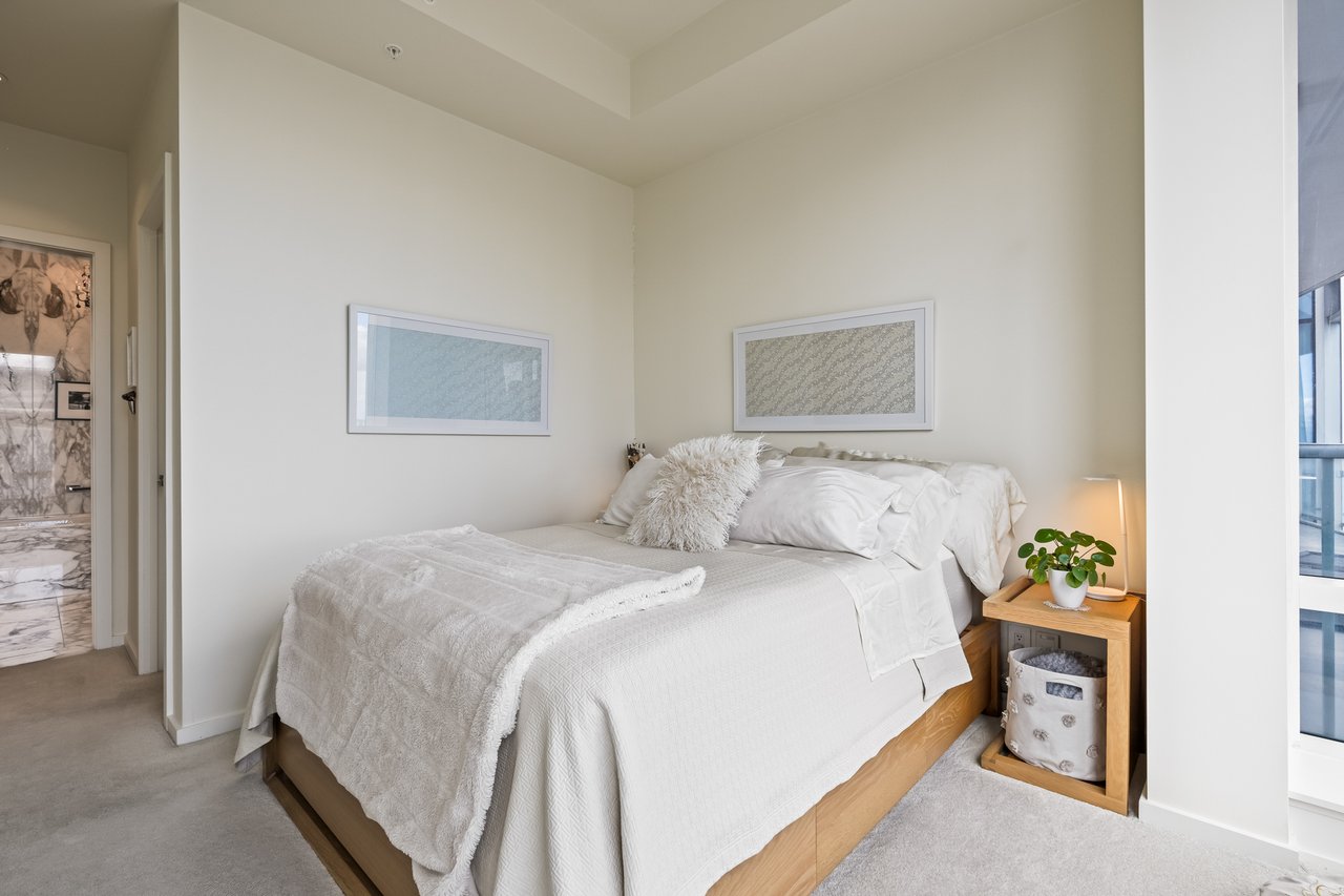 Suite 5707- 180 University Avenue 