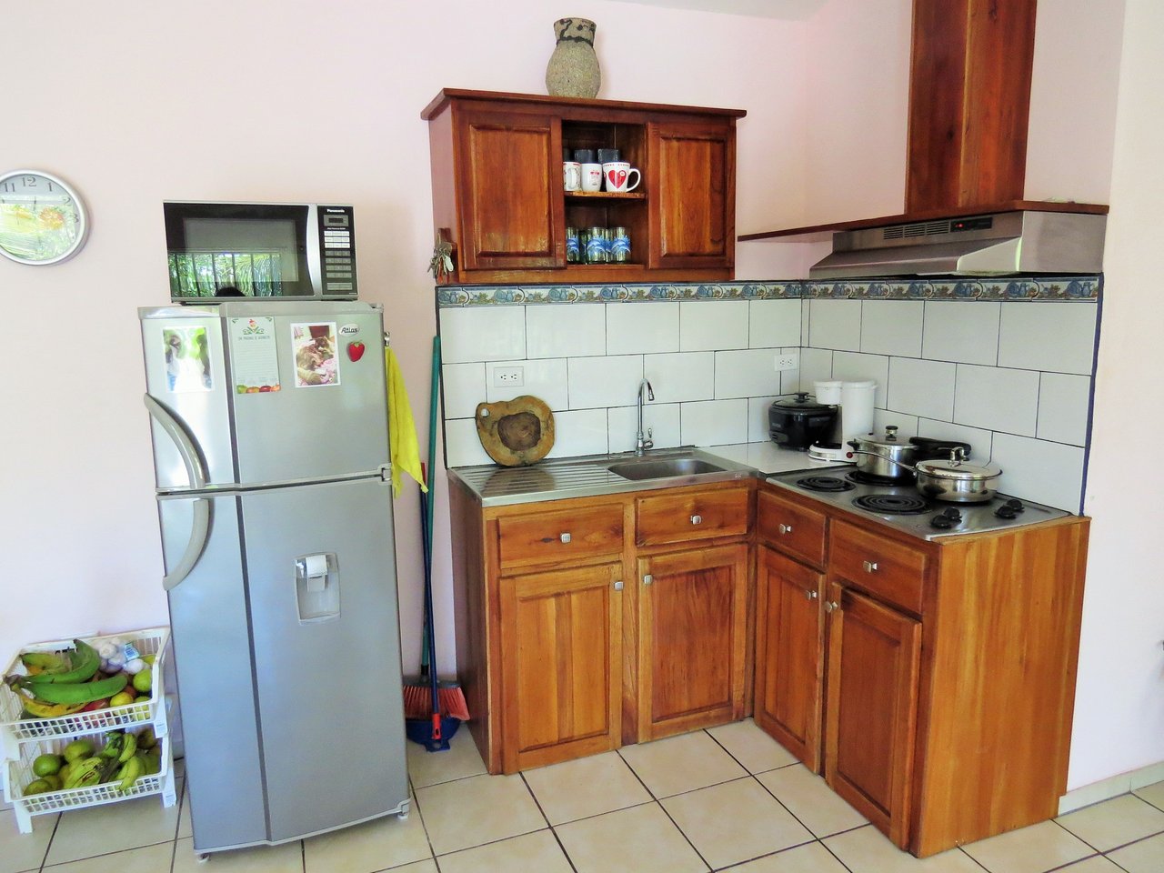 Fully equipped 4 Unit Apartment/Hotel complex 70 meters from the entrance to world-famous Marino Ballena National Park