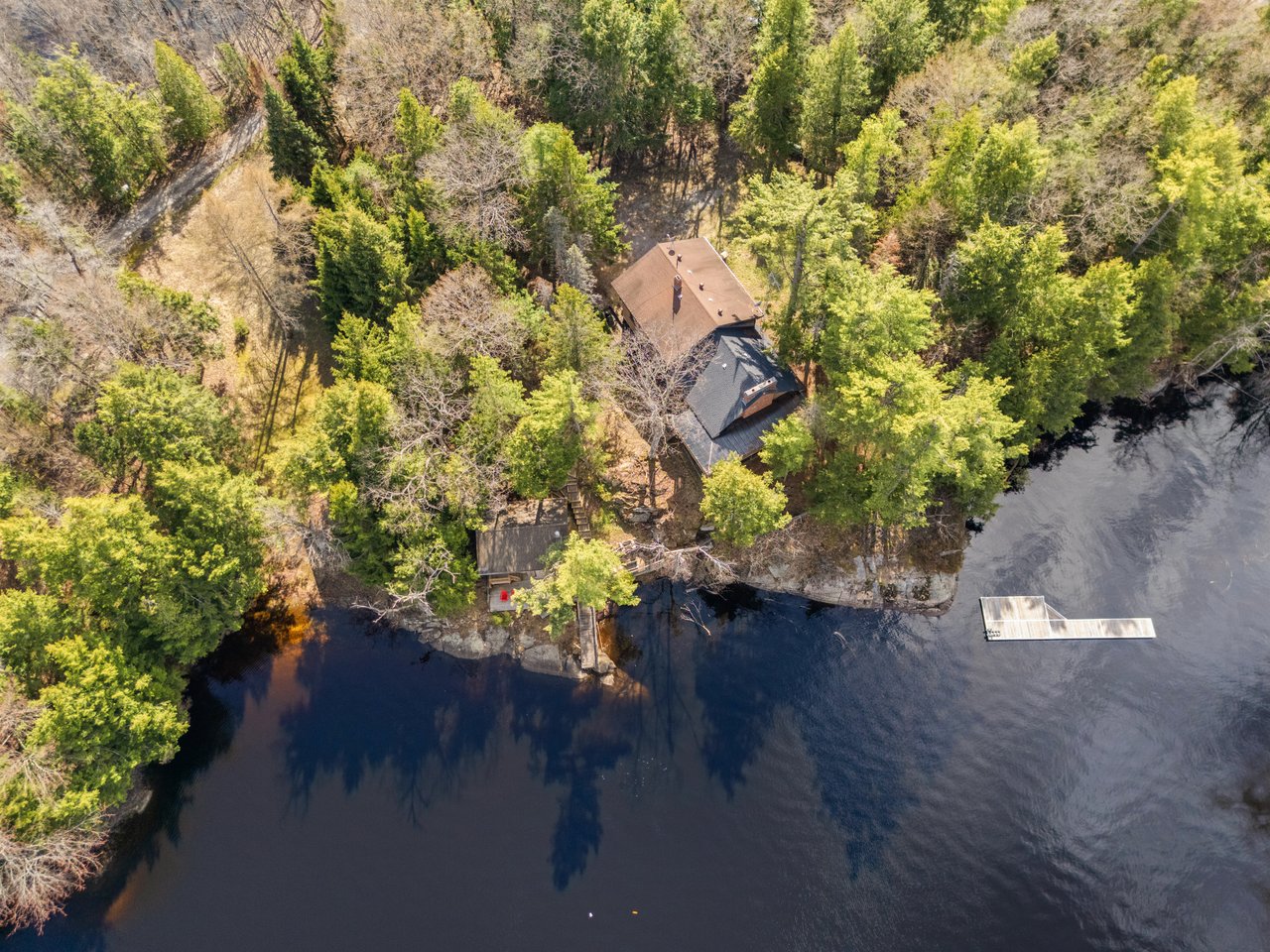 FOR SALE: 88 CAUSEWAY RD, MUSKOKA | $1,849,000