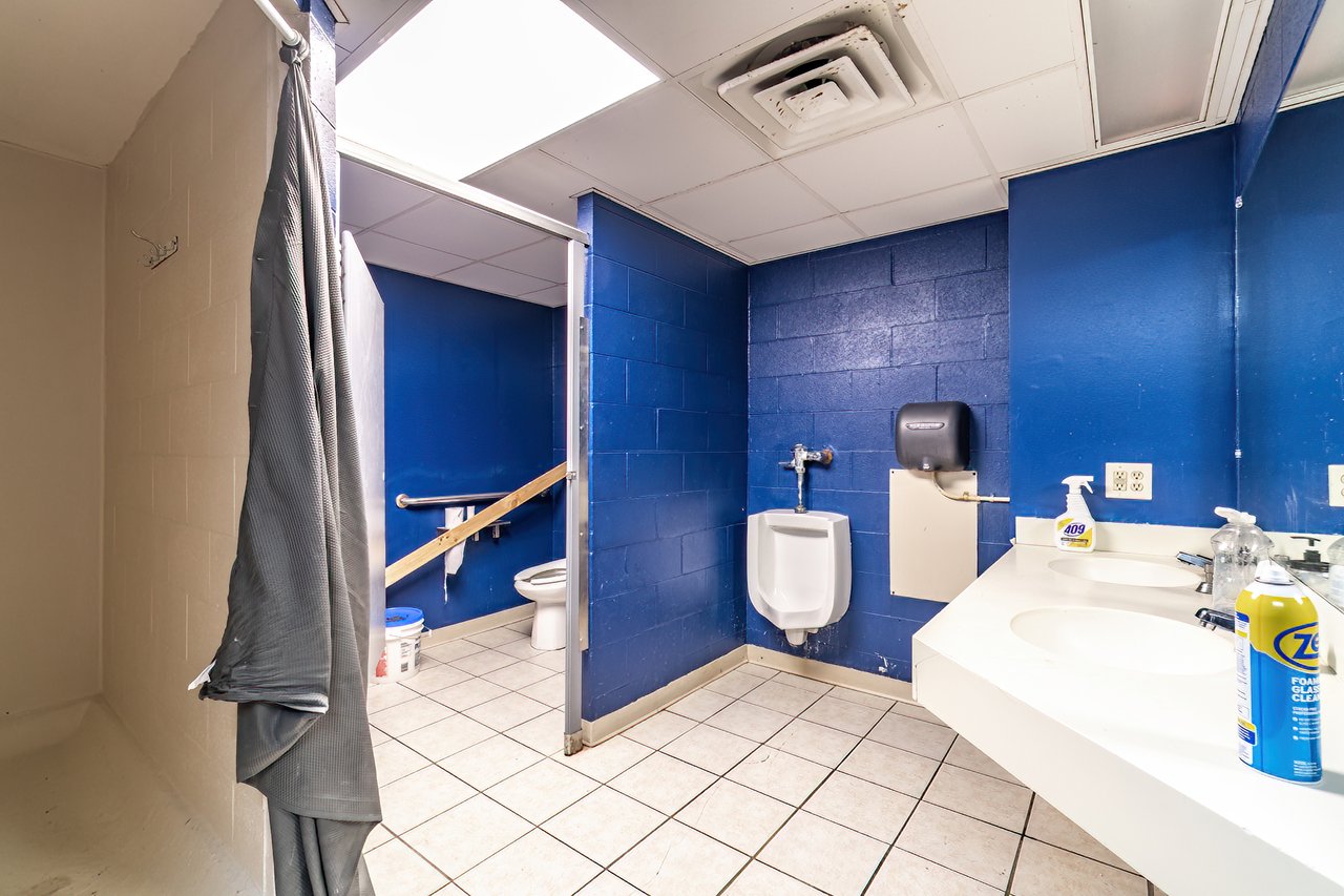 Ball State Greek House Goes to Public Auction