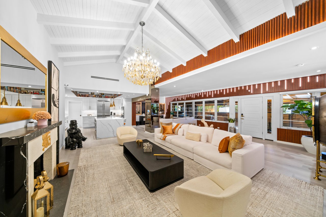238 E San Marino Drive