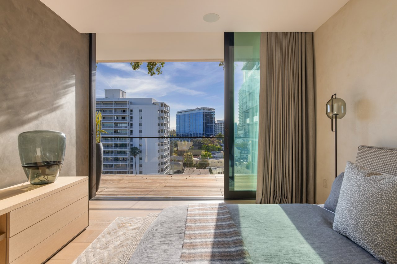9040 W Sunset Blvd Unit: 905, West Hollywood 