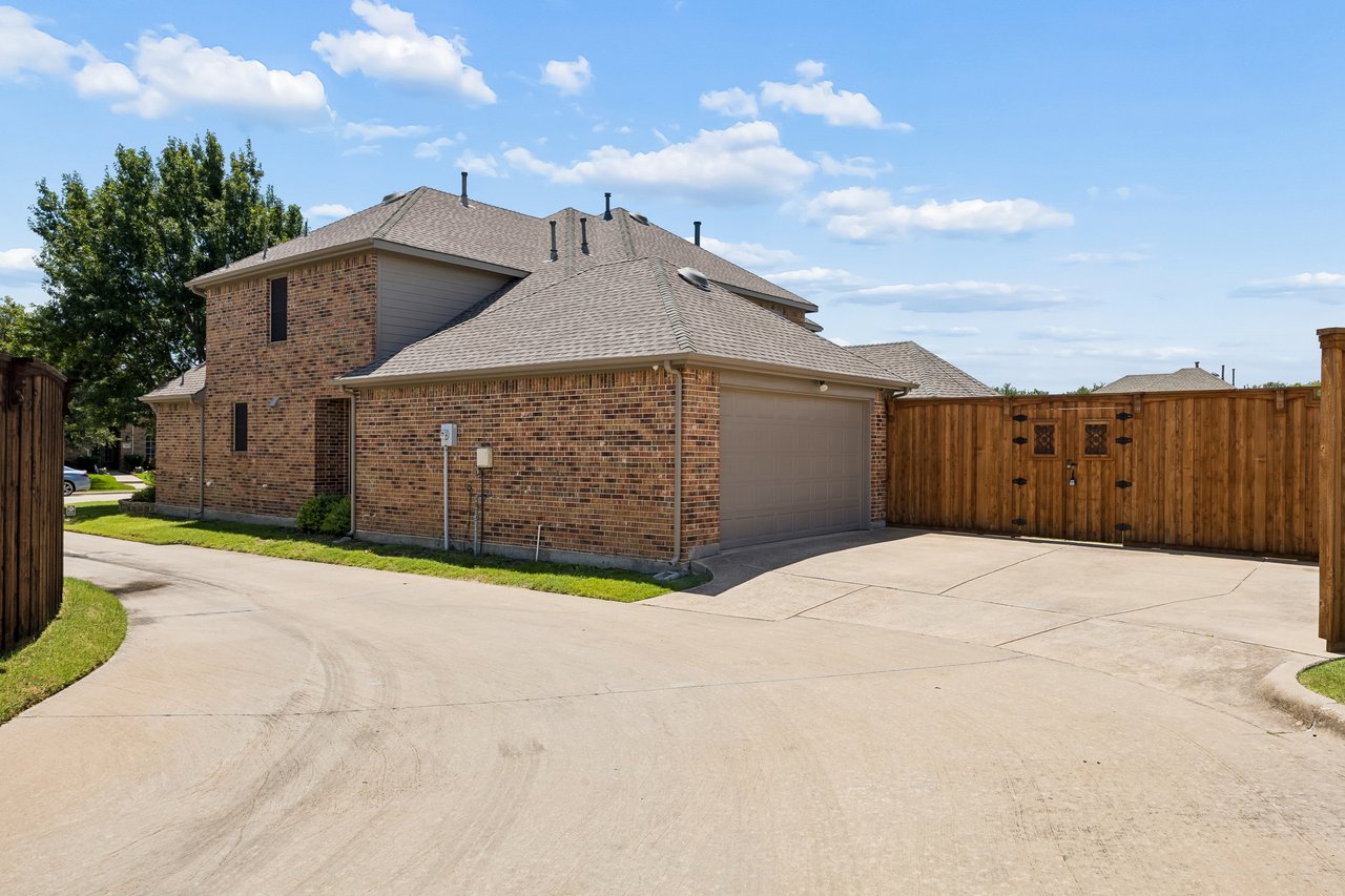 7001 Handen Drive