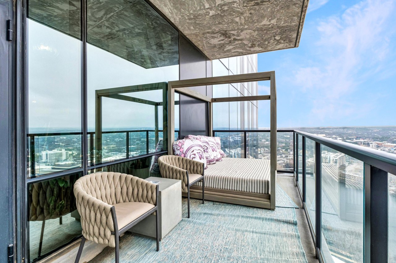 70 Rainey Street #2702