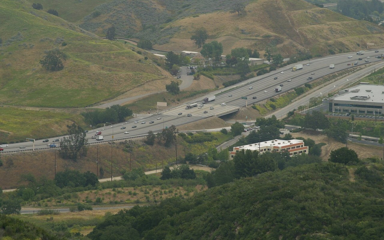 Aerial view of US 101 and Liberty Canyon in 2003, before the wildlife crossing project