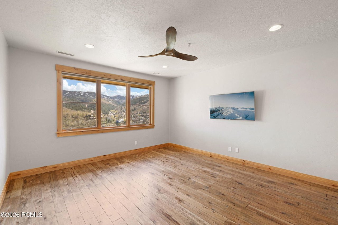 1215 Silver Oak Court 4