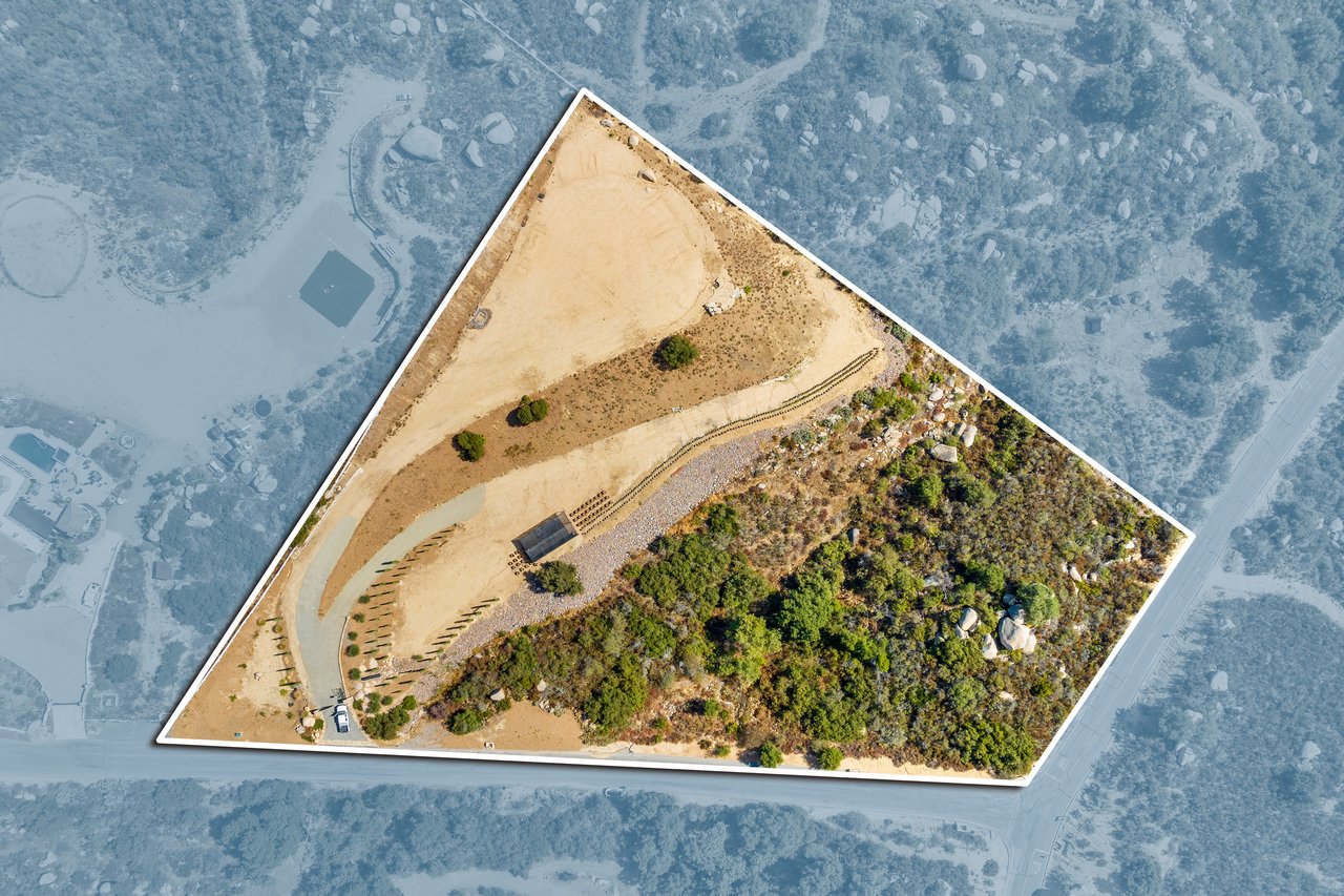 42302 Hacienda Dr.