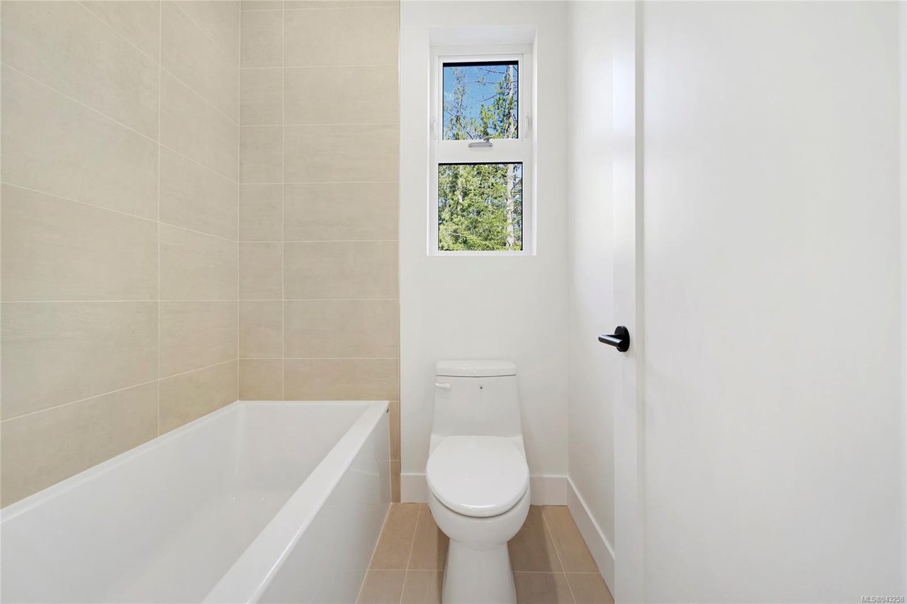 3905 Olympian Wy