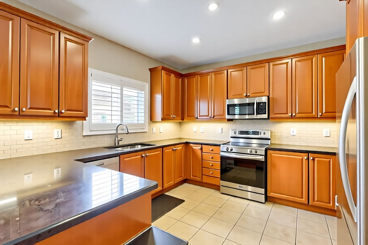 3137 Countess Crescent