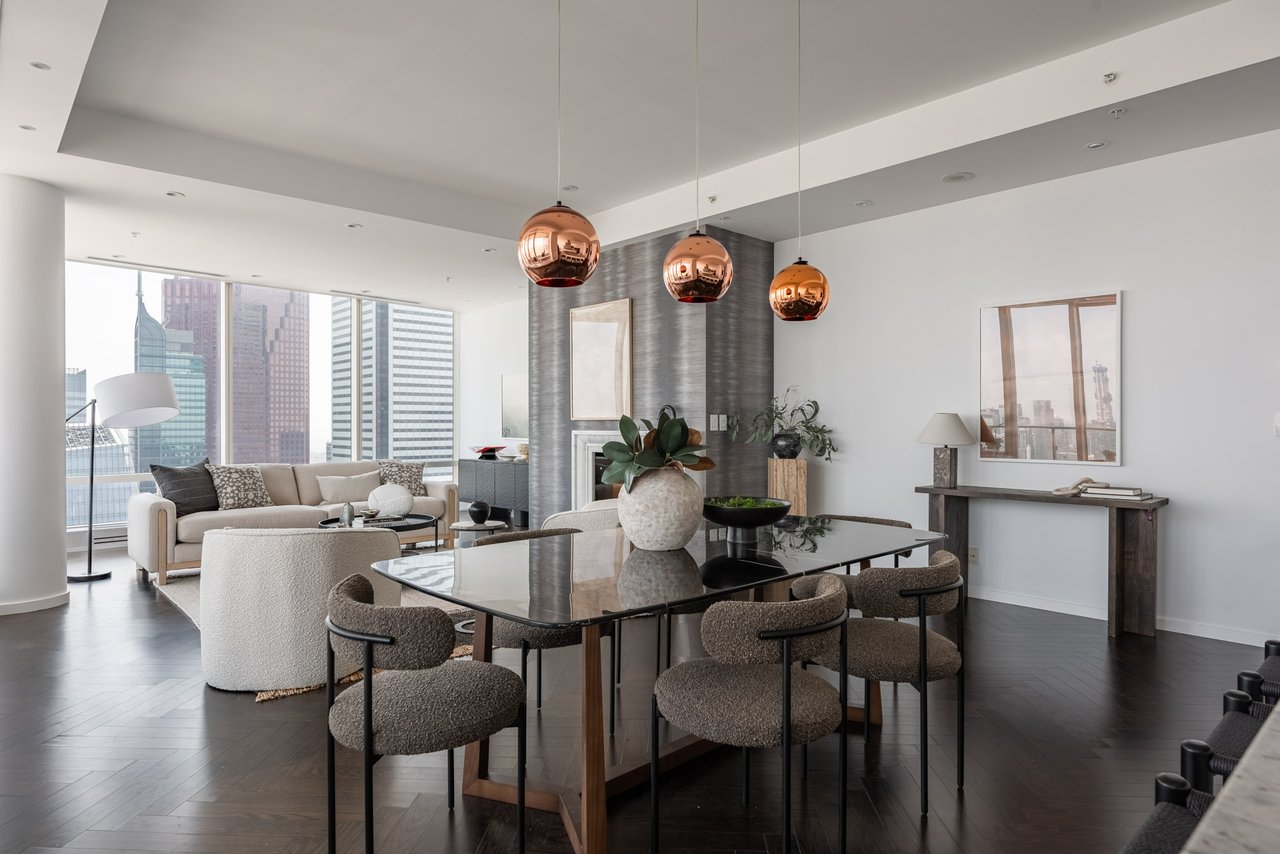Suite 6104- 180 University Avenue