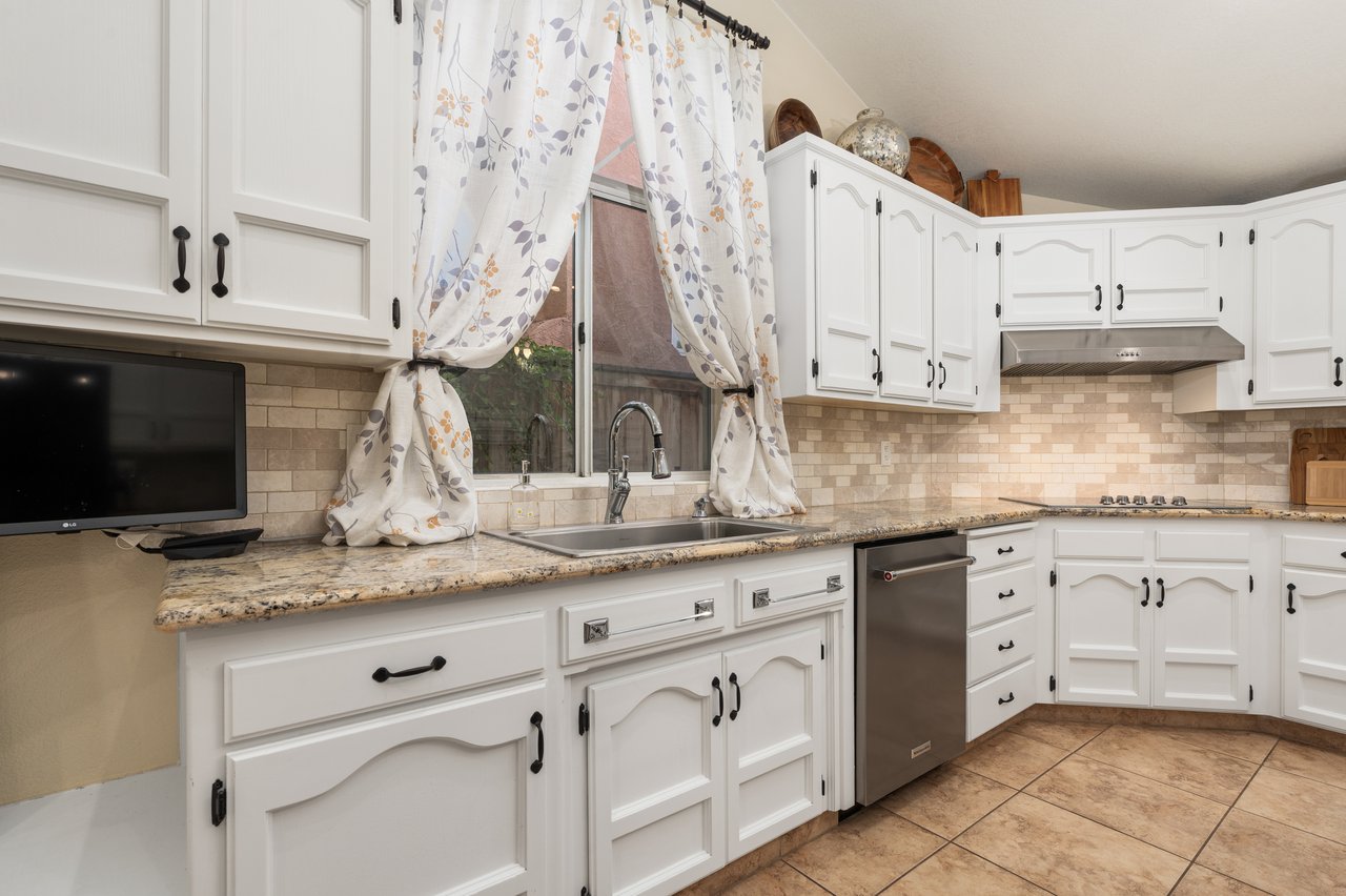 841 E Country View Circle