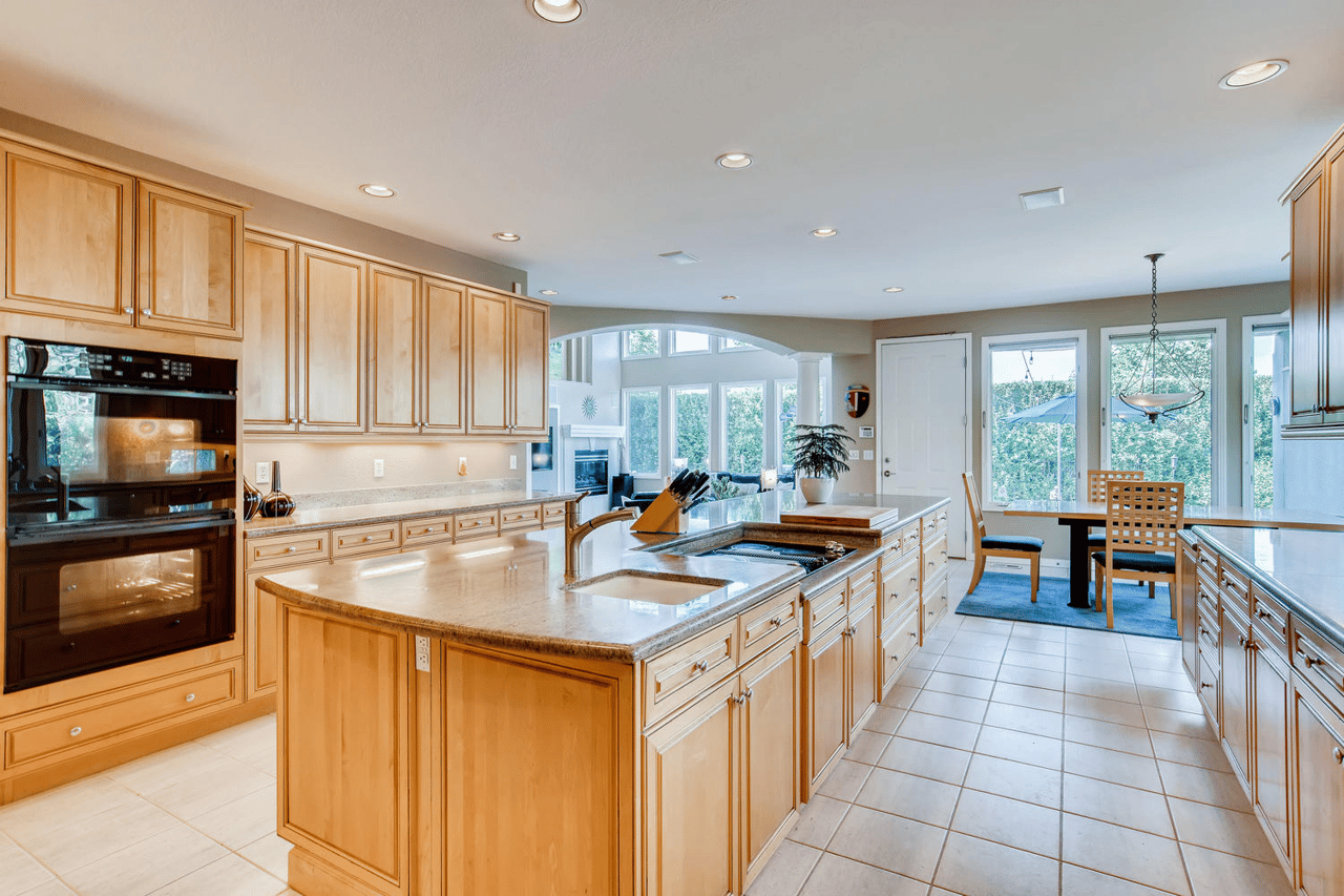 Just Listed: Stunning Home in Meadowbrook