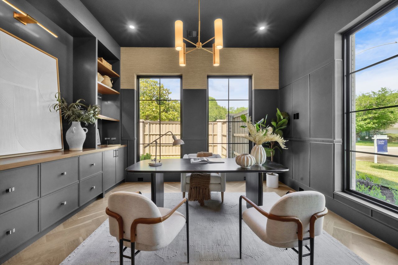 6835 Dalhart