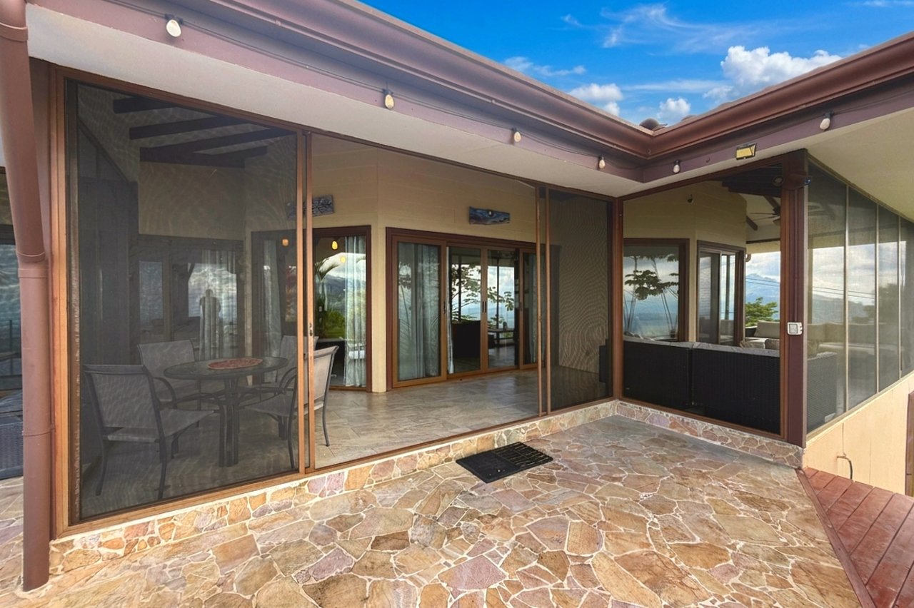 Ocean-View 3-Bedroom Home with 1-Bed Guesthouse, Pool & Spectacular Panoramic Views of Osa Peninsula in Balsar above Ciudad Cortés Costa Rica