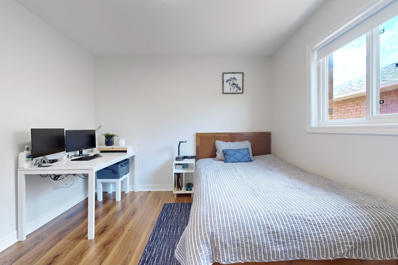 851 Clemens Crescent