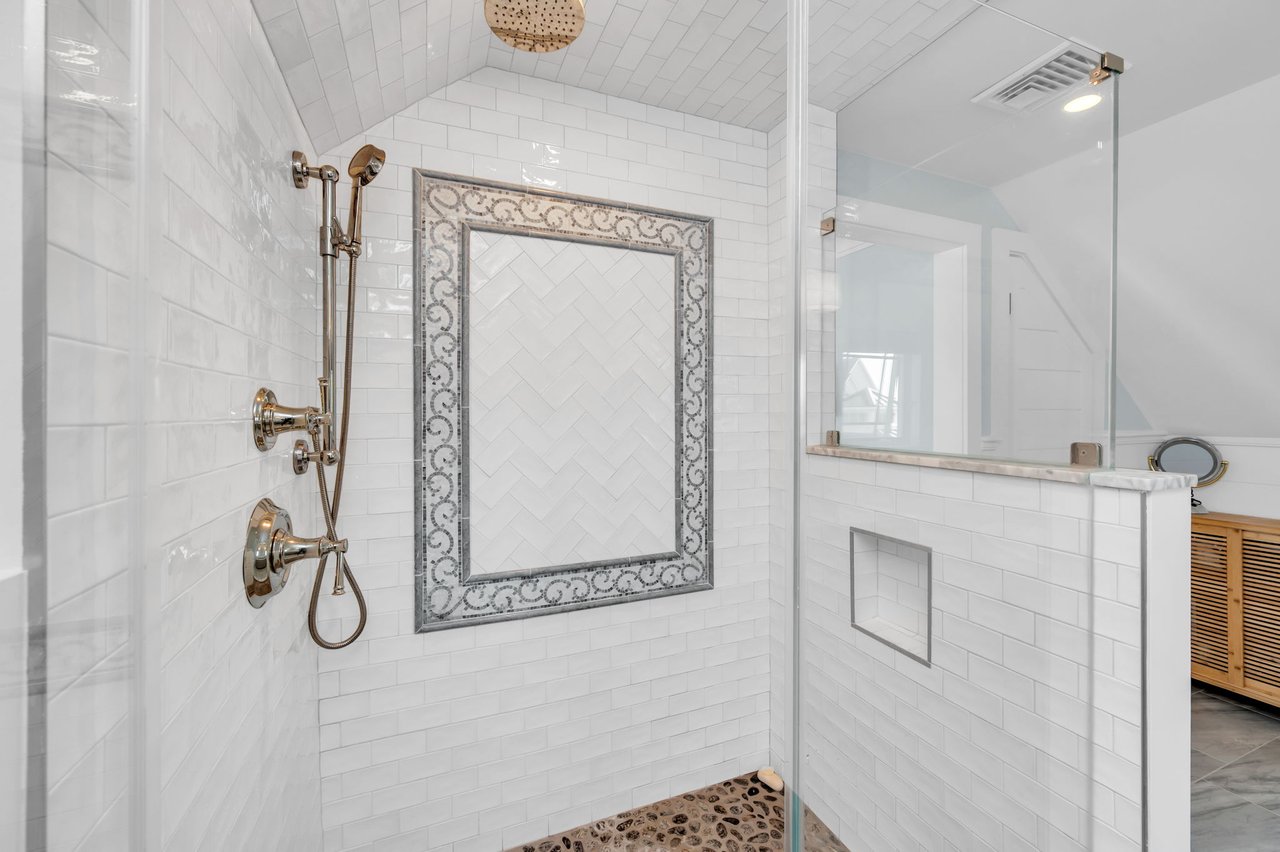 Exclusive Curtis Point Home with Pool