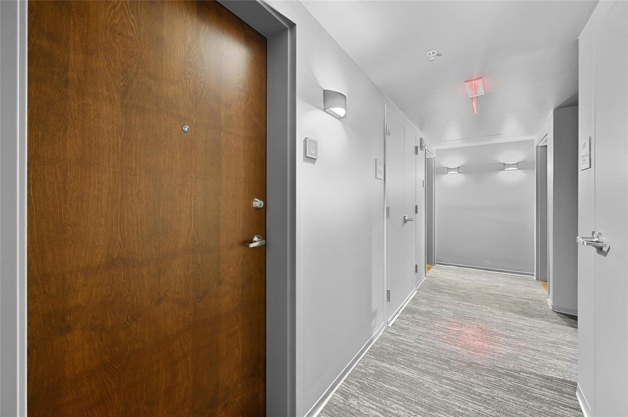300 Bowie St APT 702