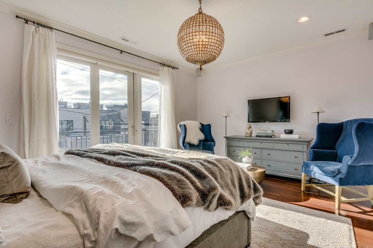 Designer Showcase | 2047 W Erie Street | $1,099,900