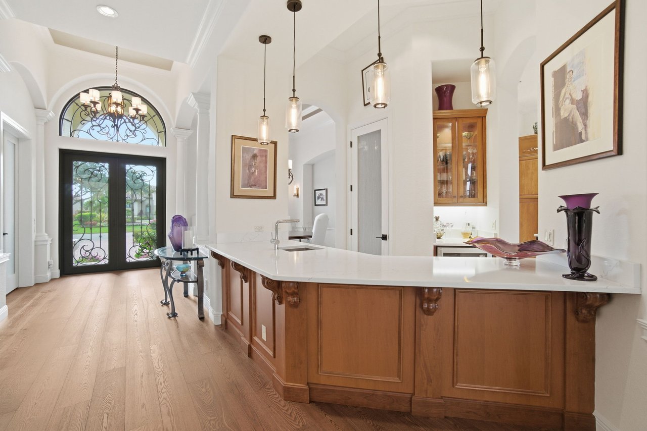 6891 Lakewood Isle DR